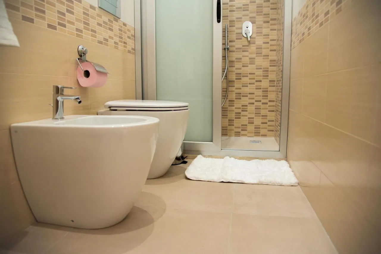 A & G Relax Rooms Syracuse Guest house